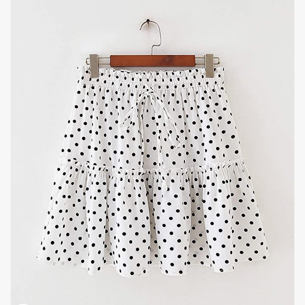 Polka dot skirt with drawstring. Sizing chart included in images. (Size XXL)